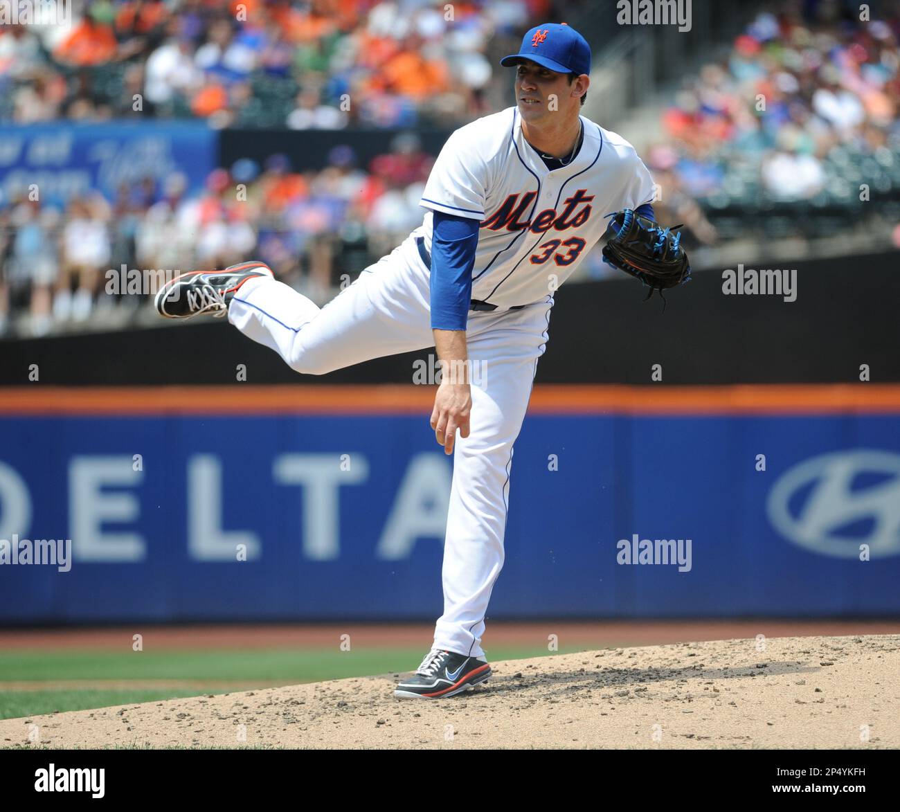 New York Mets pitcher Matt Harvey (28) during game against the