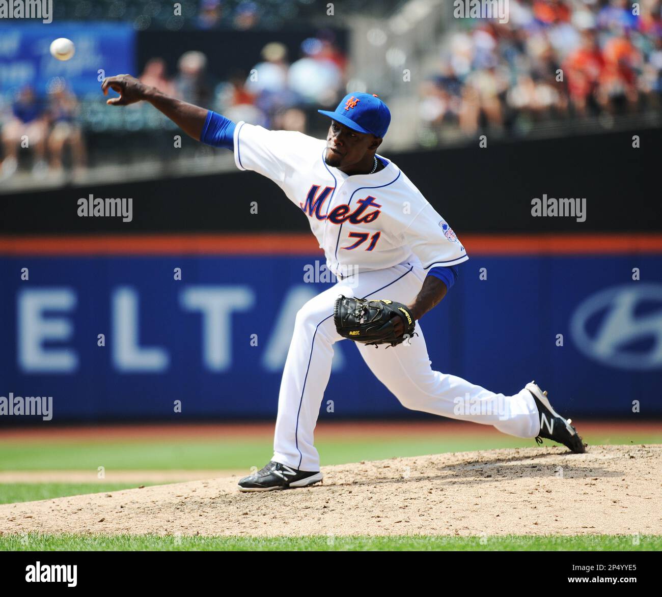 New York Mets pitcher Gonzalezz German (71) during game against the