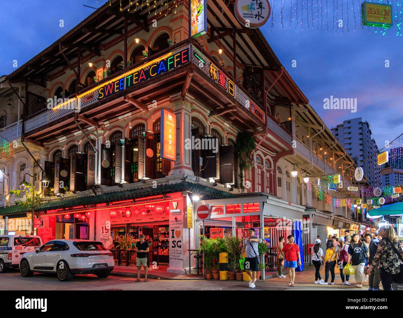 Sweettea Caffe and bar on the corner of Trengganu Street and Temple Street, Chinatown, Singapore Stock Photo