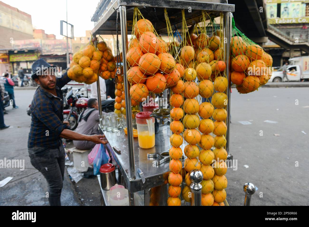 EGYPT, Cairo, old town, orange juice seller Stock Photo Alamy