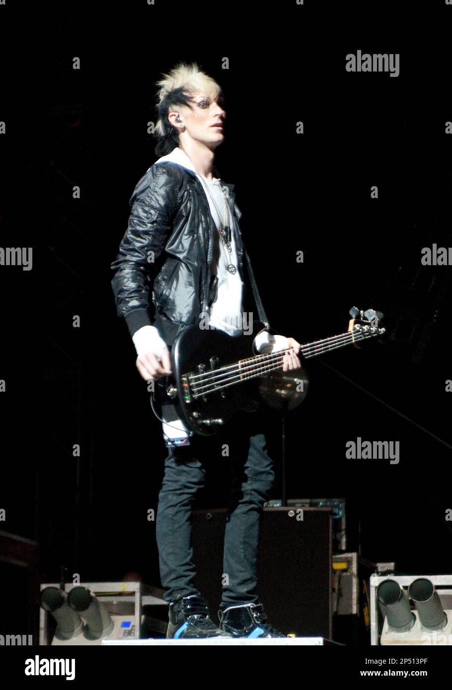 Bassist Amir Derakh of Dead By Sunrise performs at EPICENTER '09: 'So ...
