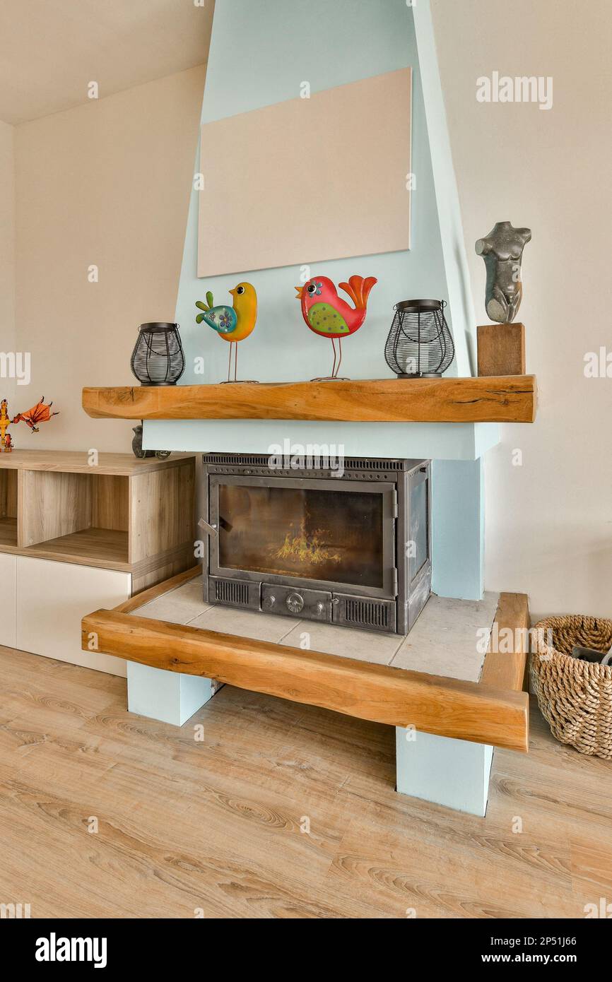 Mantels hi-res stock photography and images - Alamy