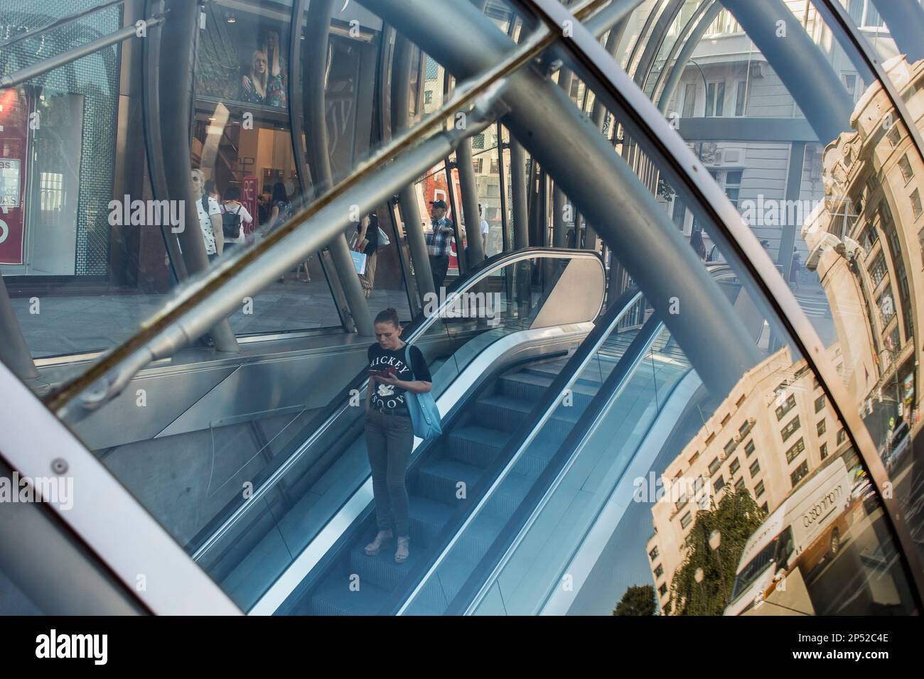 Metro entrance (aka 'fosterito') by architect Norman Foster, Moyua ...