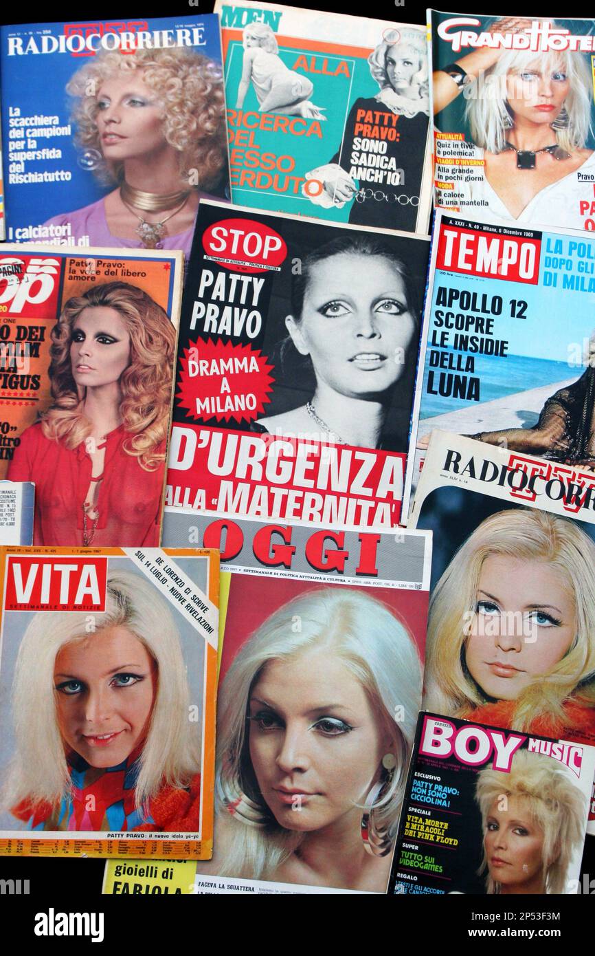 Collection of italians magazines with  the celebrated italian pop singer PATTY PRAVO on cover , from 1966 to 1990 - MUSICA POP - MUSIC - copertine di giornali riviste - giornale rivista  - cantante - camp - gay icon  - LGBT - collezione - collezionismo ----  Archivio GBB Stock Photo