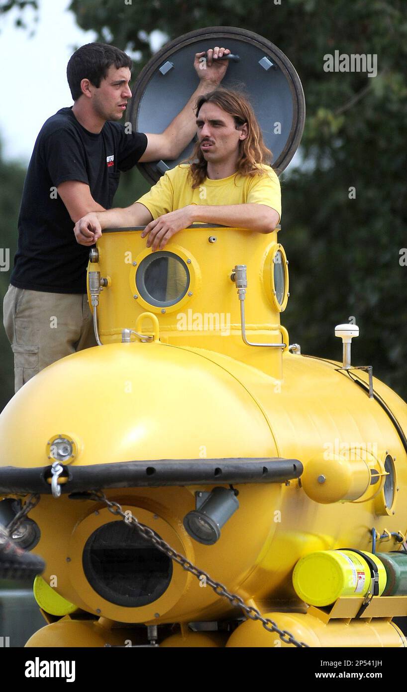 Submarines Operated Ride FOR USE IN WEEKEND EDITIONS SEPT. 20-22- Scott Waters, left, and Carl ...