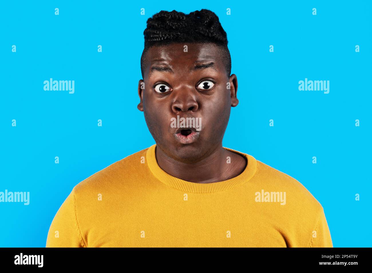 Stunned african american man hi-res stock photography and images - Alamy