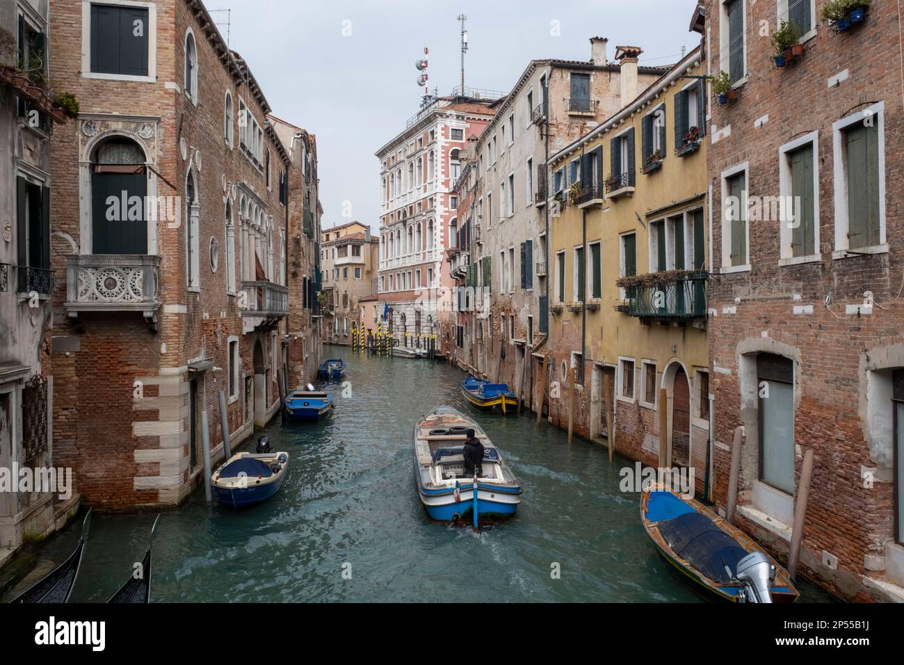Narrow side canal, San Polo district, Venice, Italy Stock Photo