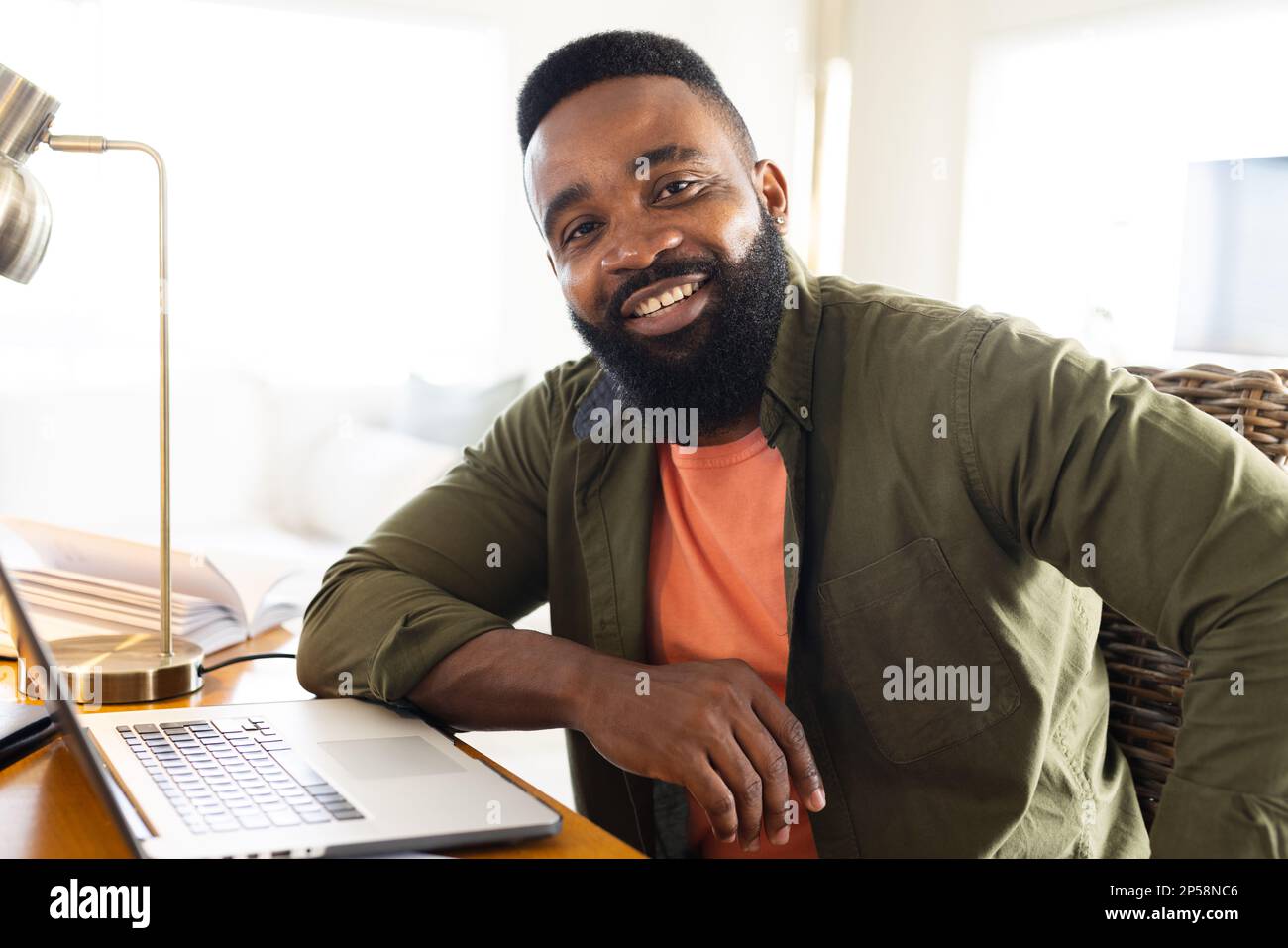 African american man looking up hi-res stock photography and images - Alamy
