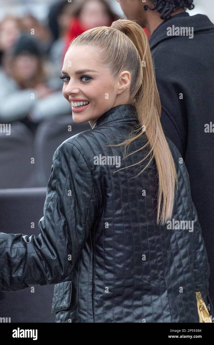 Samara Weaving arriving to the Louis Vuitton show as part of Fall/Winter  2020/201 Fashion Week in Paris, France on March 3, 2020. Photo by Denis  Guignebourg/ABACAPRESS.COM Stock Photo - Alamy