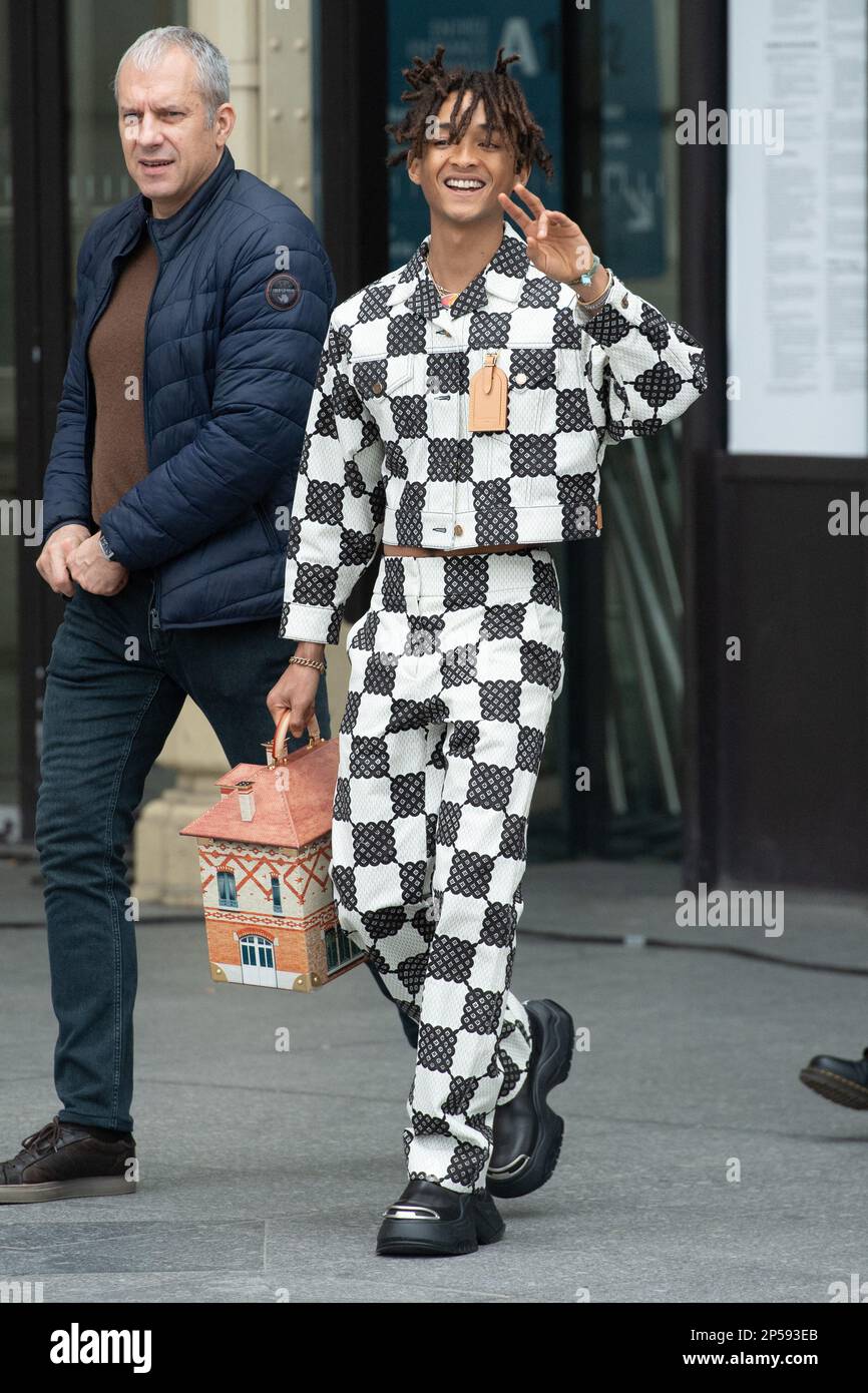 Chloe Grace Moretz attending the Louis Vuitton Womenswear Fall/Winter 2022/ 2023 show as part of Paris Fashion Week in Paris, France on March 07, 2022.  Photo by Aurore Marechal/ABACAPRESS.COM Stock Photo - Alamy