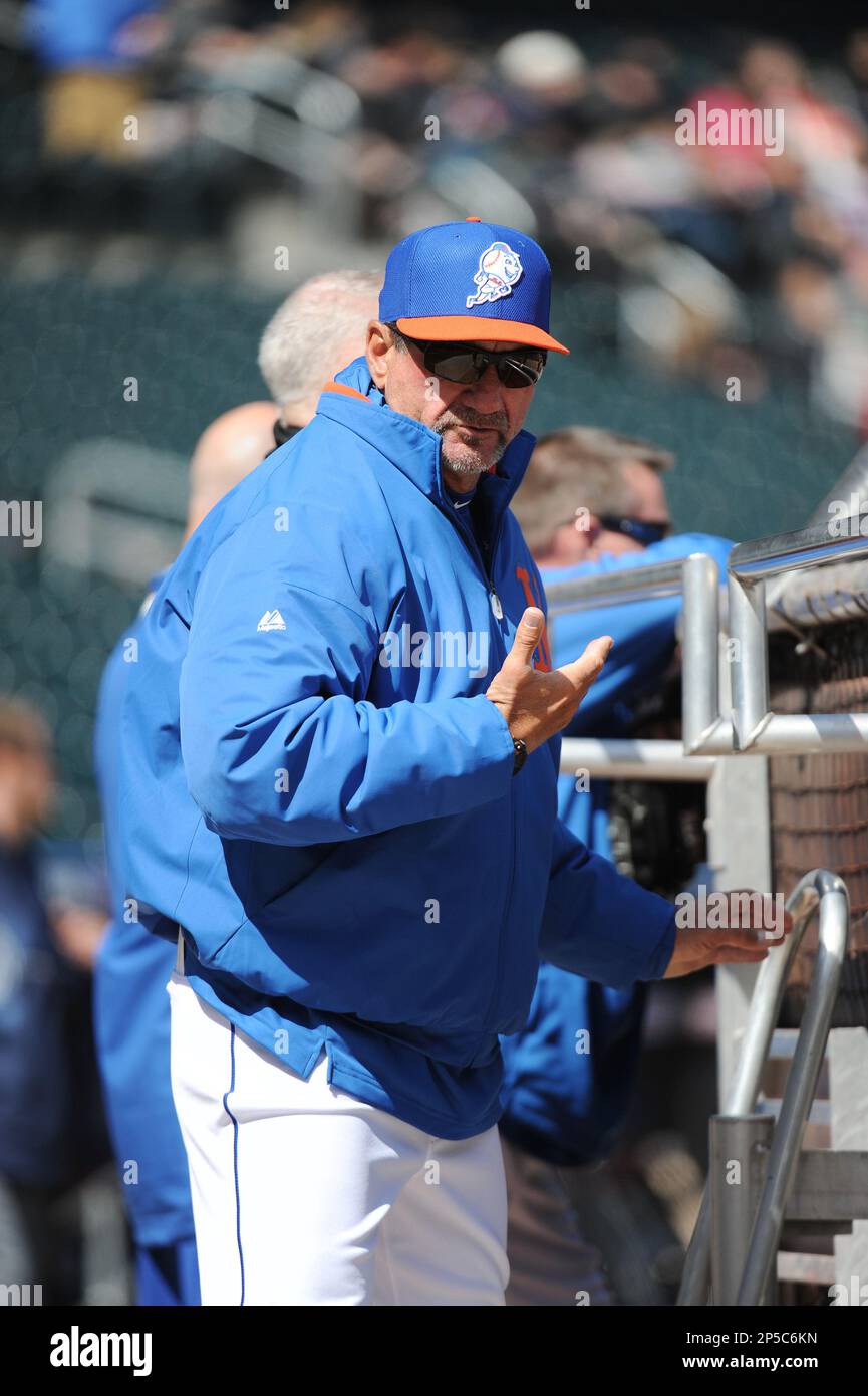 New York Mets Hitting Coach Dave Hudgens (51) during game against the