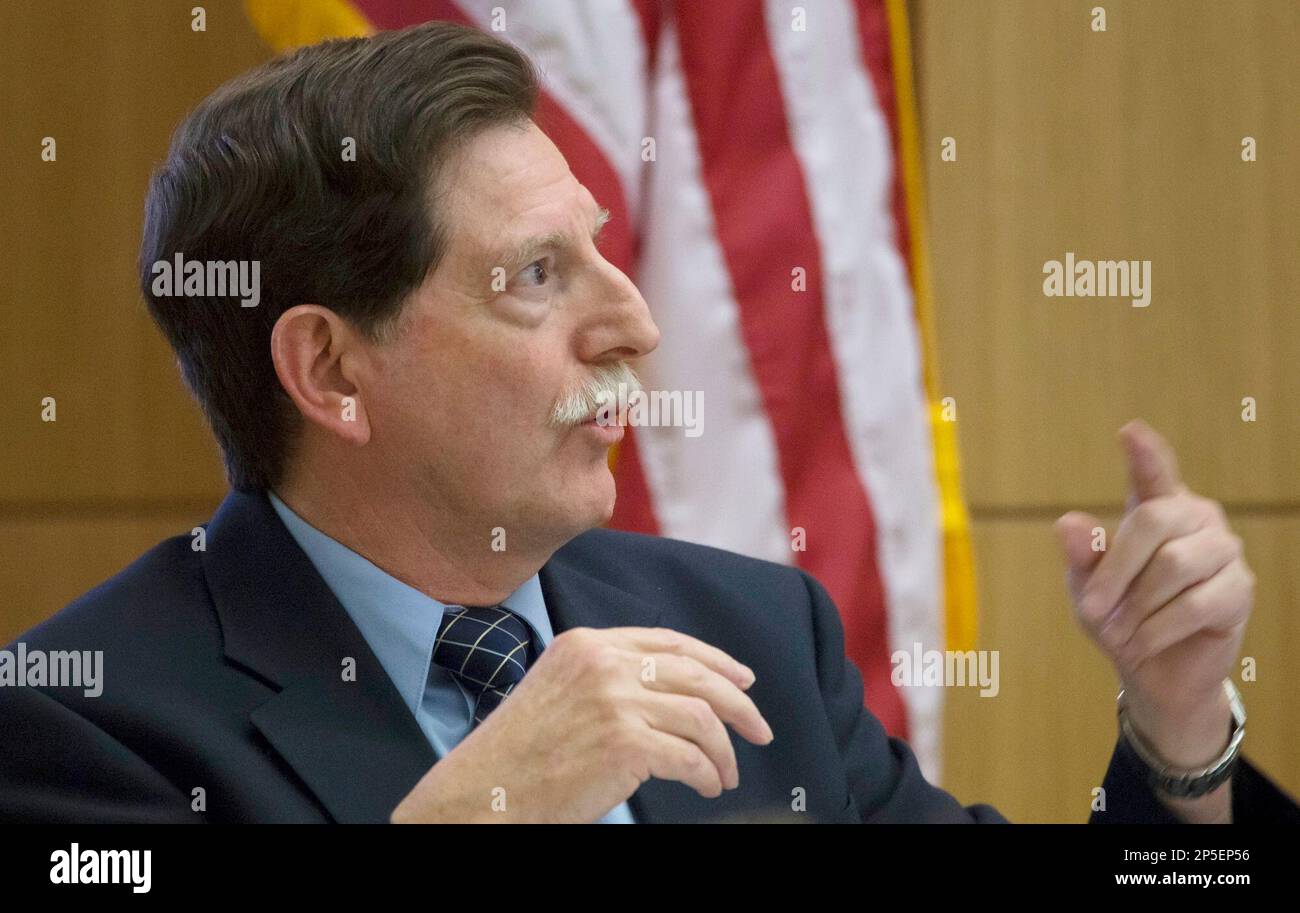 Dr. Robert Geffner testifies during the Jodi Arias trial at Maricopa ...