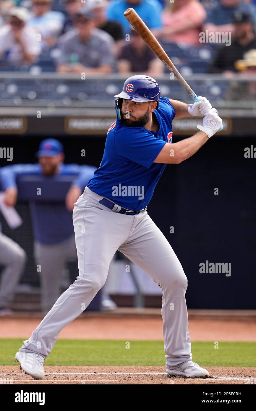Chicago Cubs' Eric Hosmer bats during the first inning of a spring