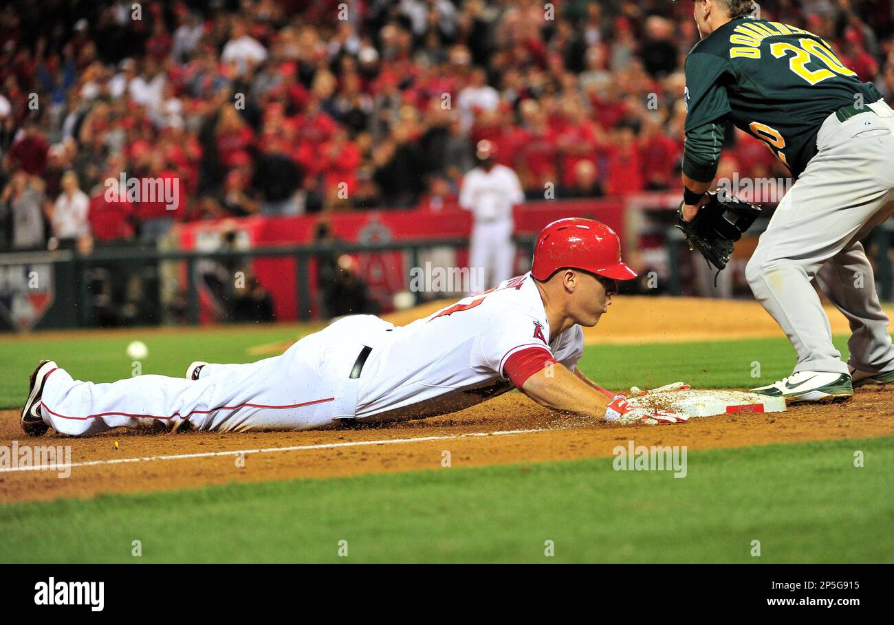 Anaheim, California, USA. 22nd April, 2013. Angels' Mike Trout #27 during  the Major League Baseball game between the Texas Rangers and the Los  Angeles Angels of Anaheim at Angel Stadium in Anaheim