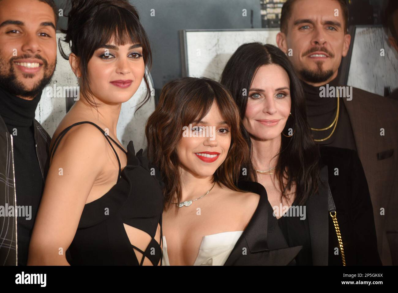 Jenna ortega melissa barrera scream hi-res stock photography and images ...