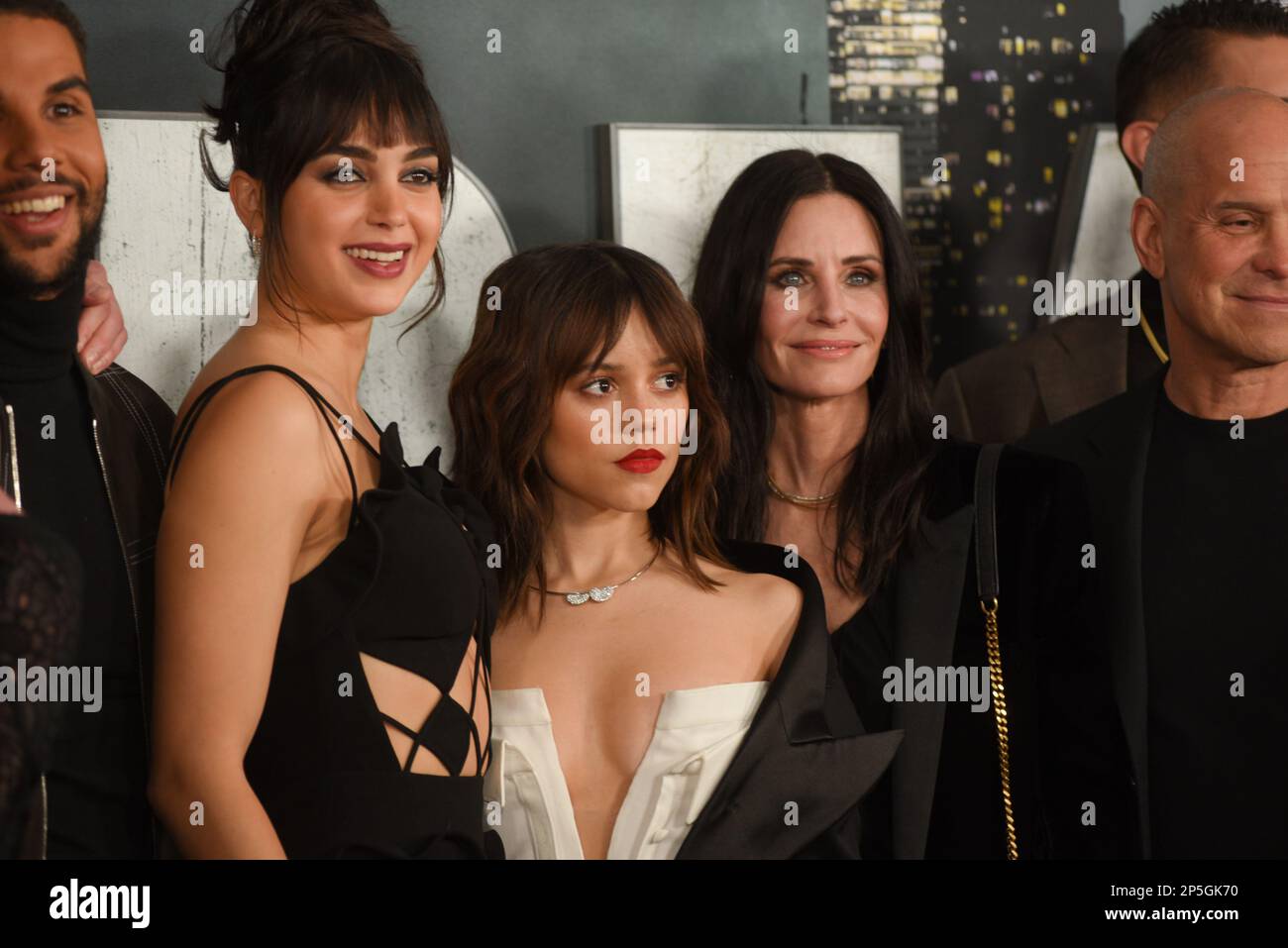 Jenna ortega melissa barrera scream hi-res stock photography and images ...