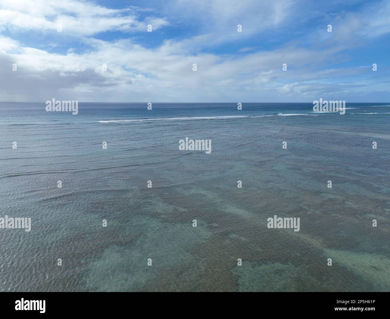 Aerial view of waikiki shoreline hi-res stock photography and images ...