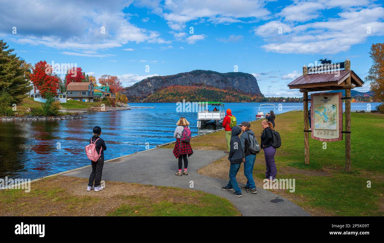 Tourists waiting for a ferry ride from Rockwood Town Landing to Mount