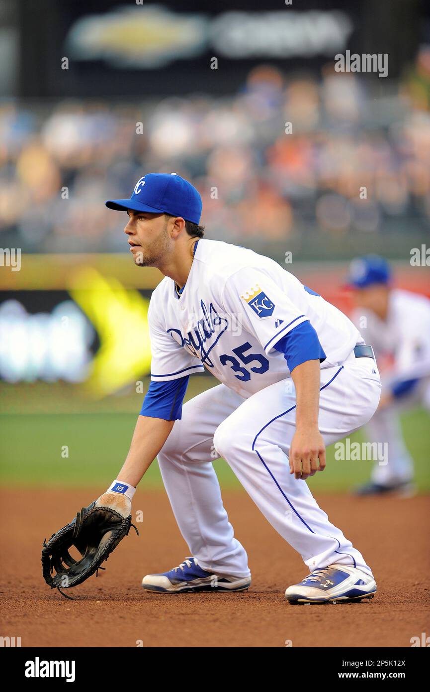 Eric Hosmer #35 of the Kansas City Royals runs toward first base