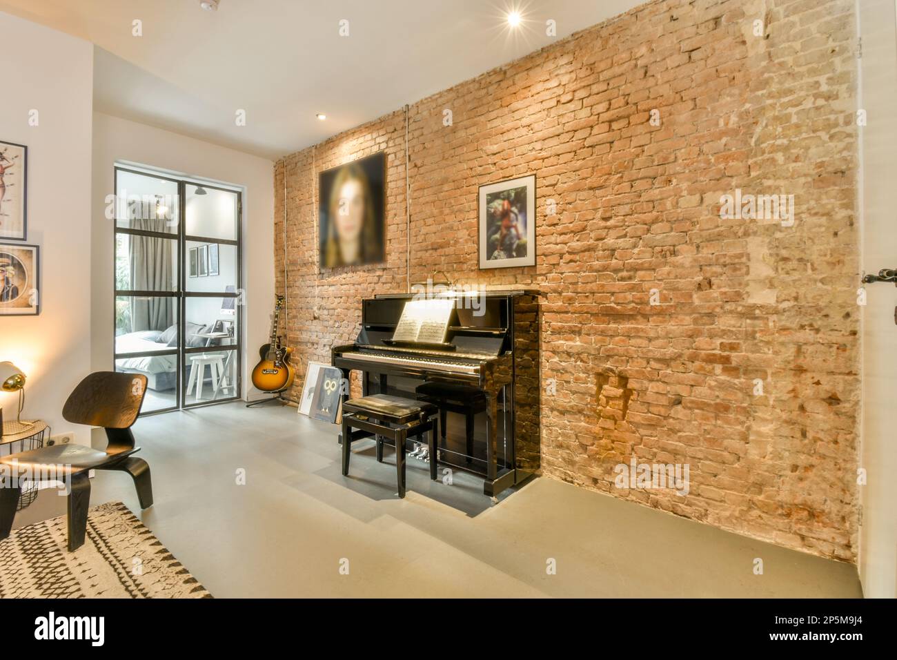 Living room fireplace grand piano hi-res stock photography and images ...