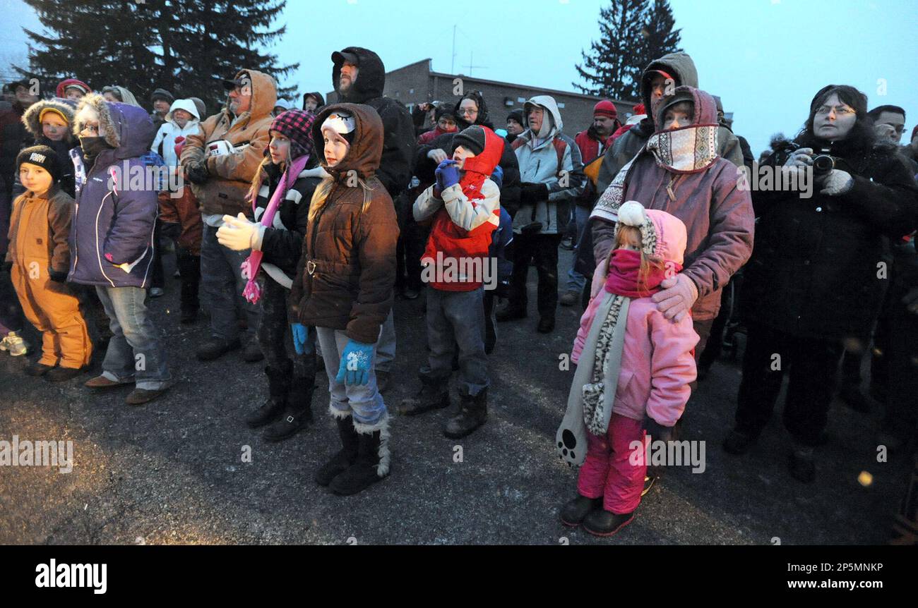 A couple of hundred people brave frigid temperatures to see Marion