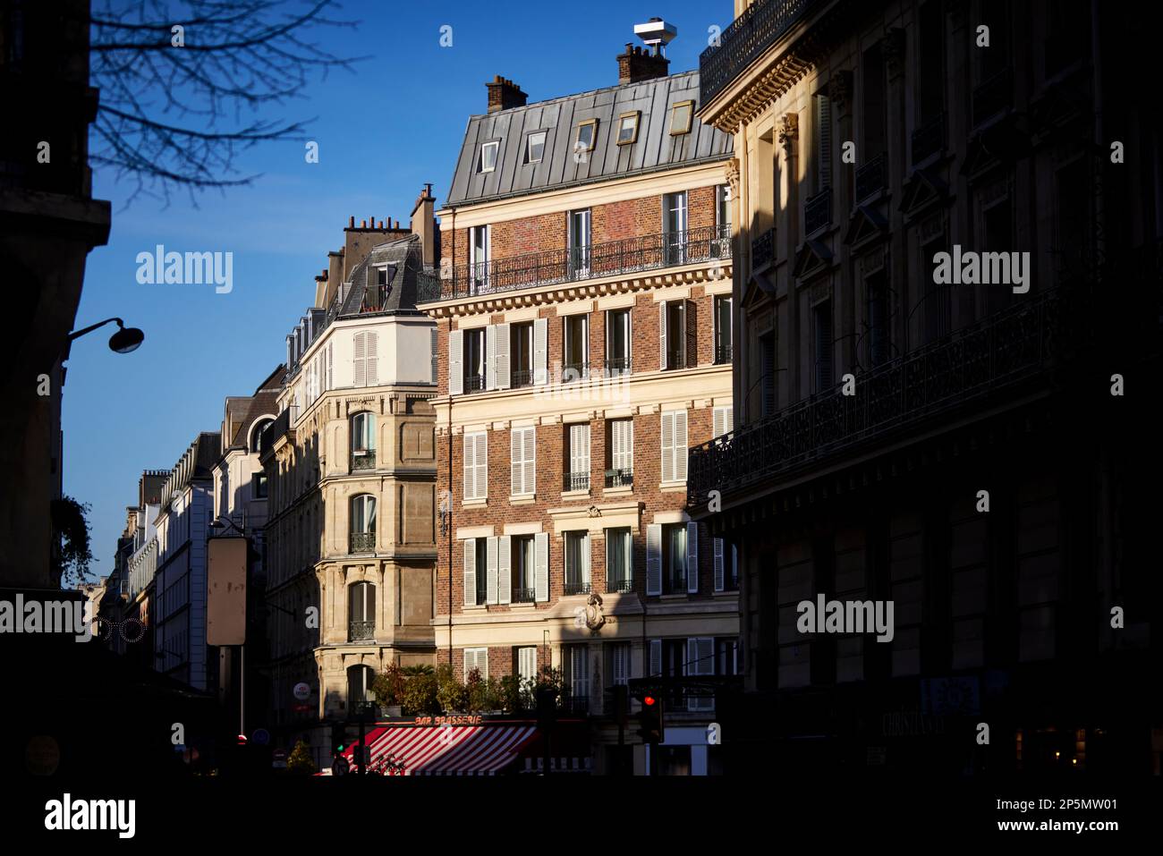 Typical apartments in Paris Stock Photo Alamy