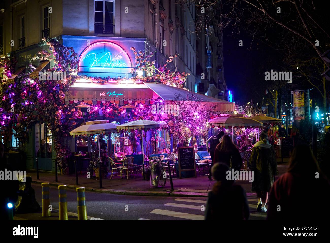 Paris landmark, Villa Marquise - Brasserie at night Stock Photo - Alamy