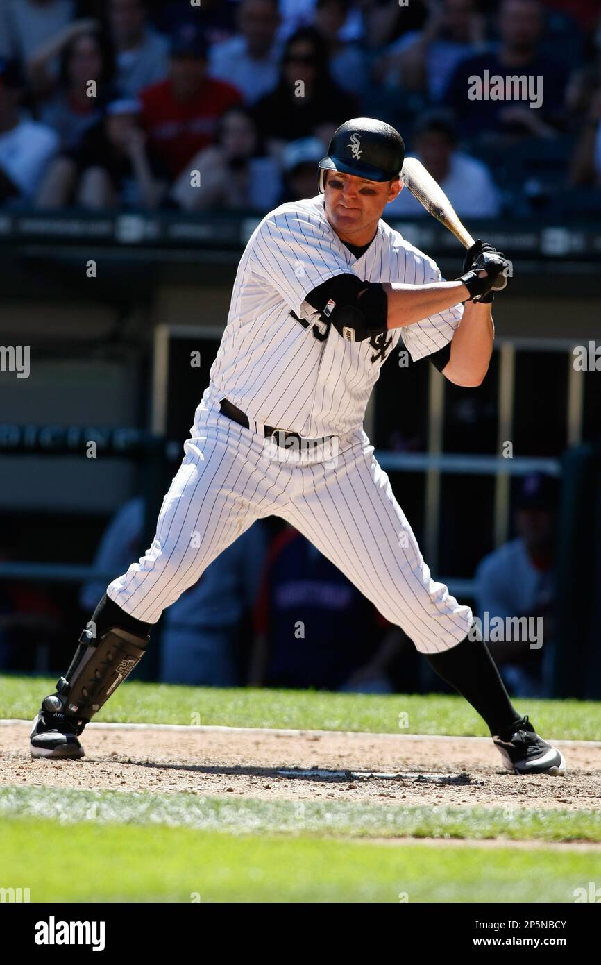 CHICAGO, IL - AUGUST 10: Designated hitter Jim Thome #25 of the