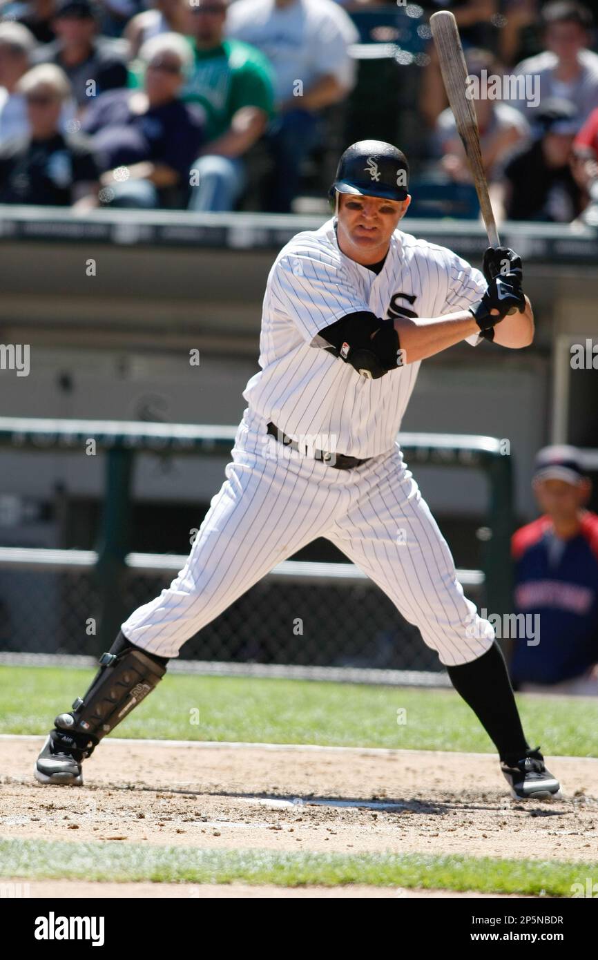 CHICAGO, IL - AUGUST 10: Designated hitter Jim Thome #25 of the