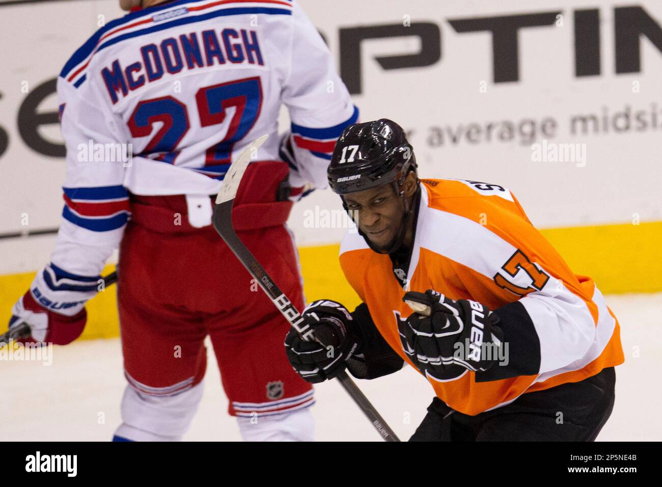Wayne Simmonds still has some fight in him, but will it be for Flyers?