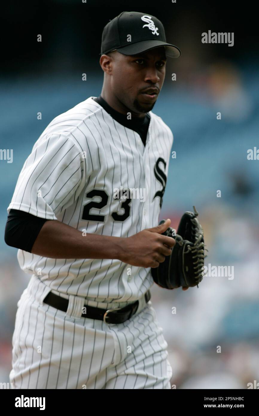 CHICAGO - APRIL 6: Jermaine Dye #23 of the Chicago White Sox