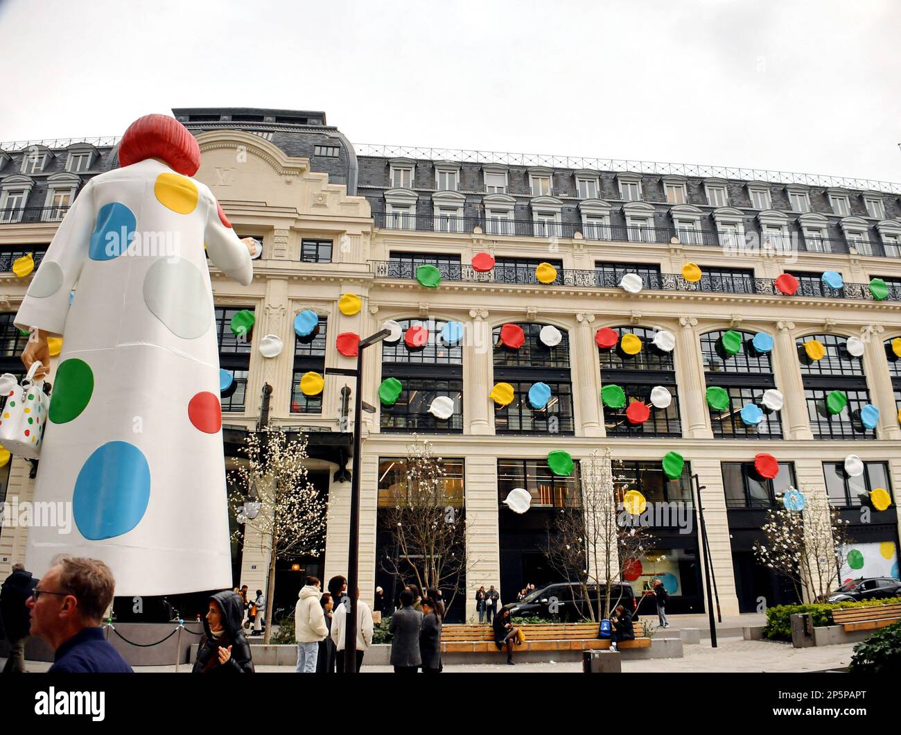 Paris, France. 06th Mar, 2023. A huge sculpture bearing the likeness of  Yayoi Kusama stands between the Maison Louis Vuitton headquarters and La  Samaritaine in Paris, France on March 6, 2026. An