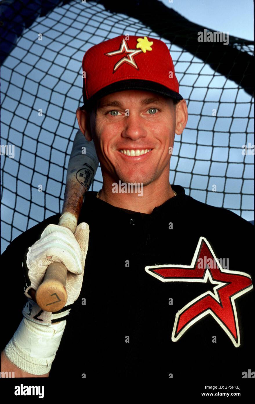 Houston Astros Craig Biggio poses for a portrait with Jeff Bagwell at  thePro Player Stadium in Miami on August 4,2005.(AP Photo/Tom DiPace Stock  Photo - Alamy