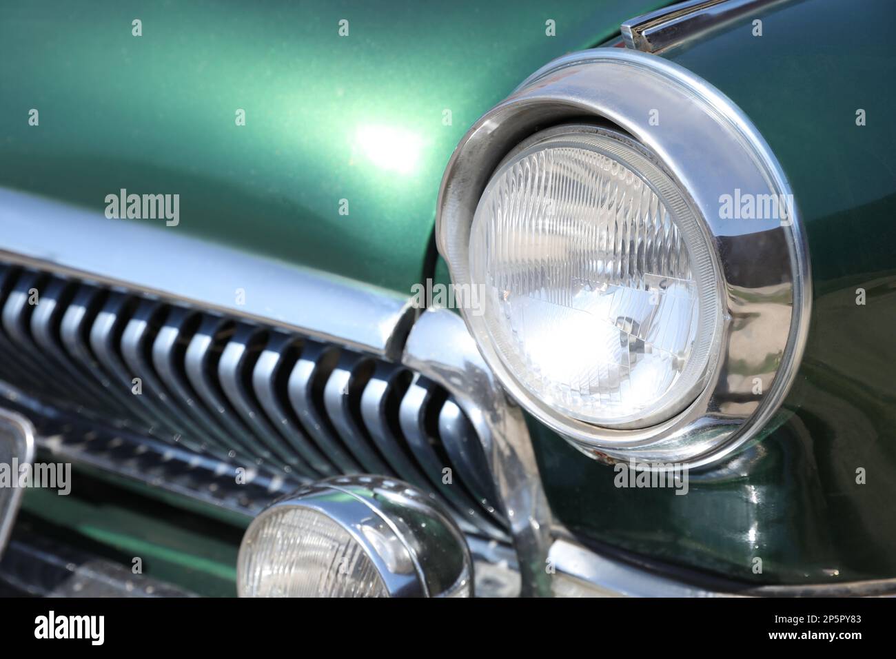 Teal green car hi-res stock photography and images - Alamy