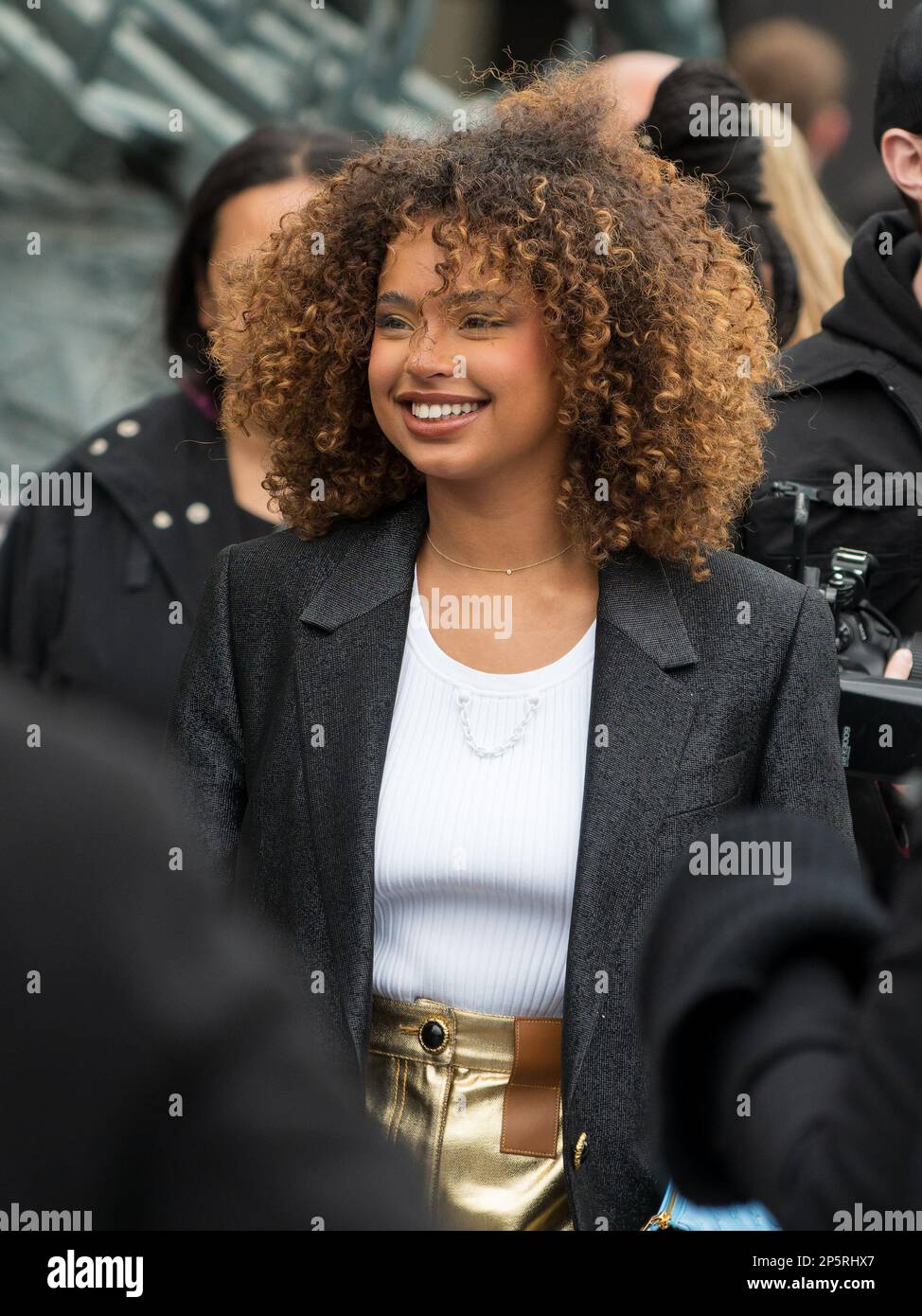 Woman with Black Louis Vuitton Bag with Golden Logo and Brown Jacket before  Gucci Fashion Show, Milan Fashion Editorial Photography - Image of stylish,  sunlight: 194554907