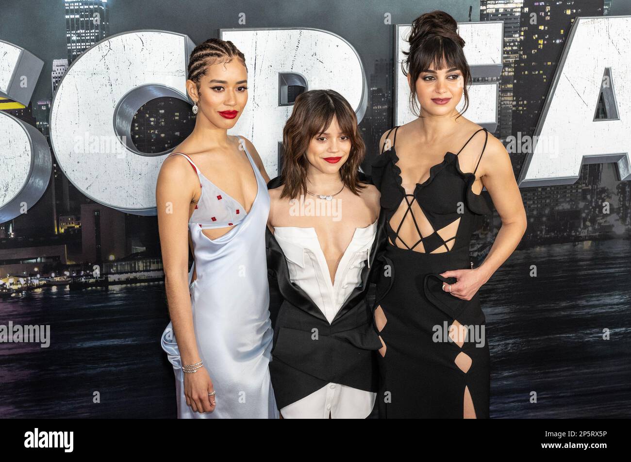 Jenna ortega melissa barrera scream hi-res stock photography and images ...