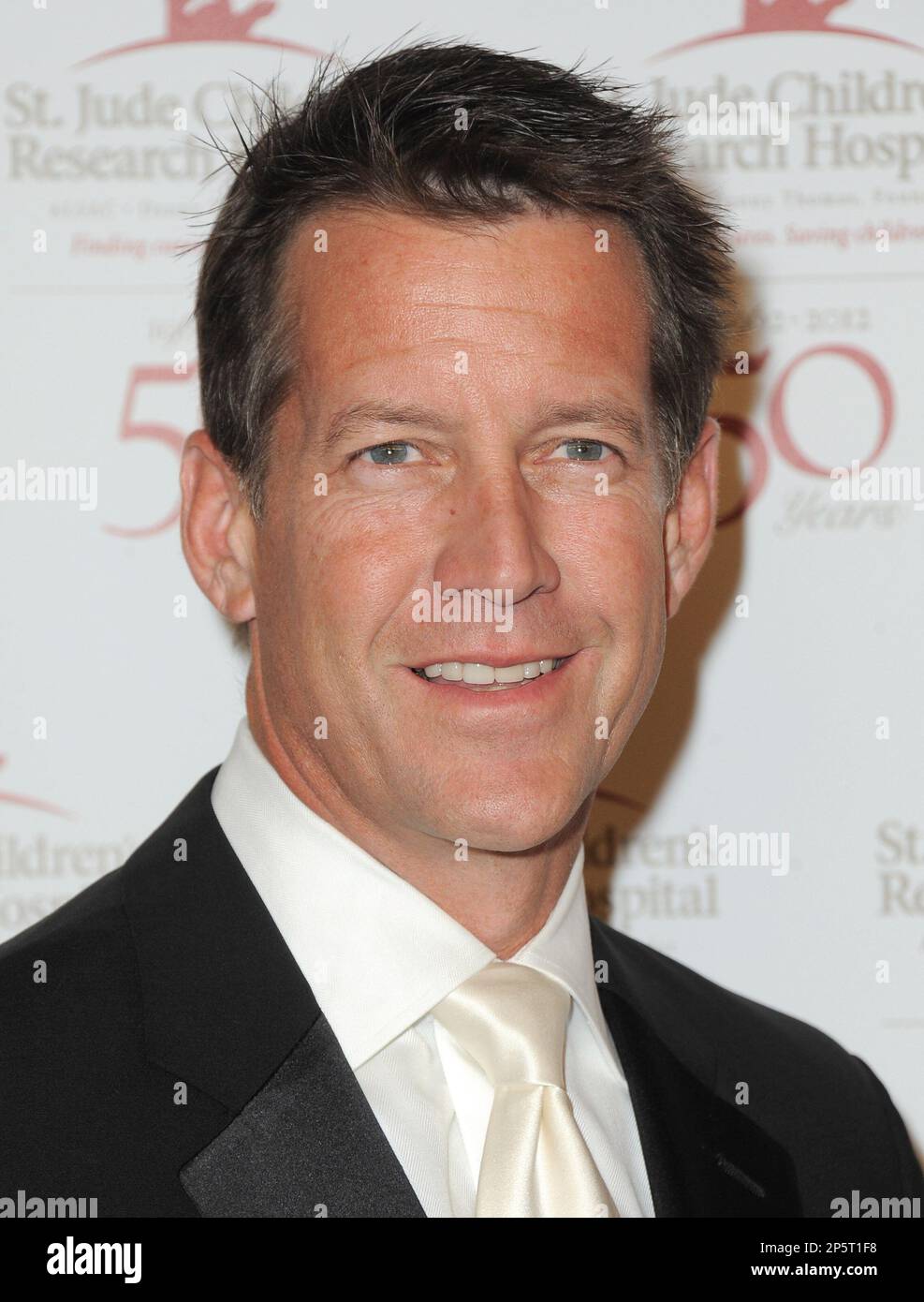 BEVERLY HILLS, CA - JANUARY 07: James Denton arrives at St. Jude ...