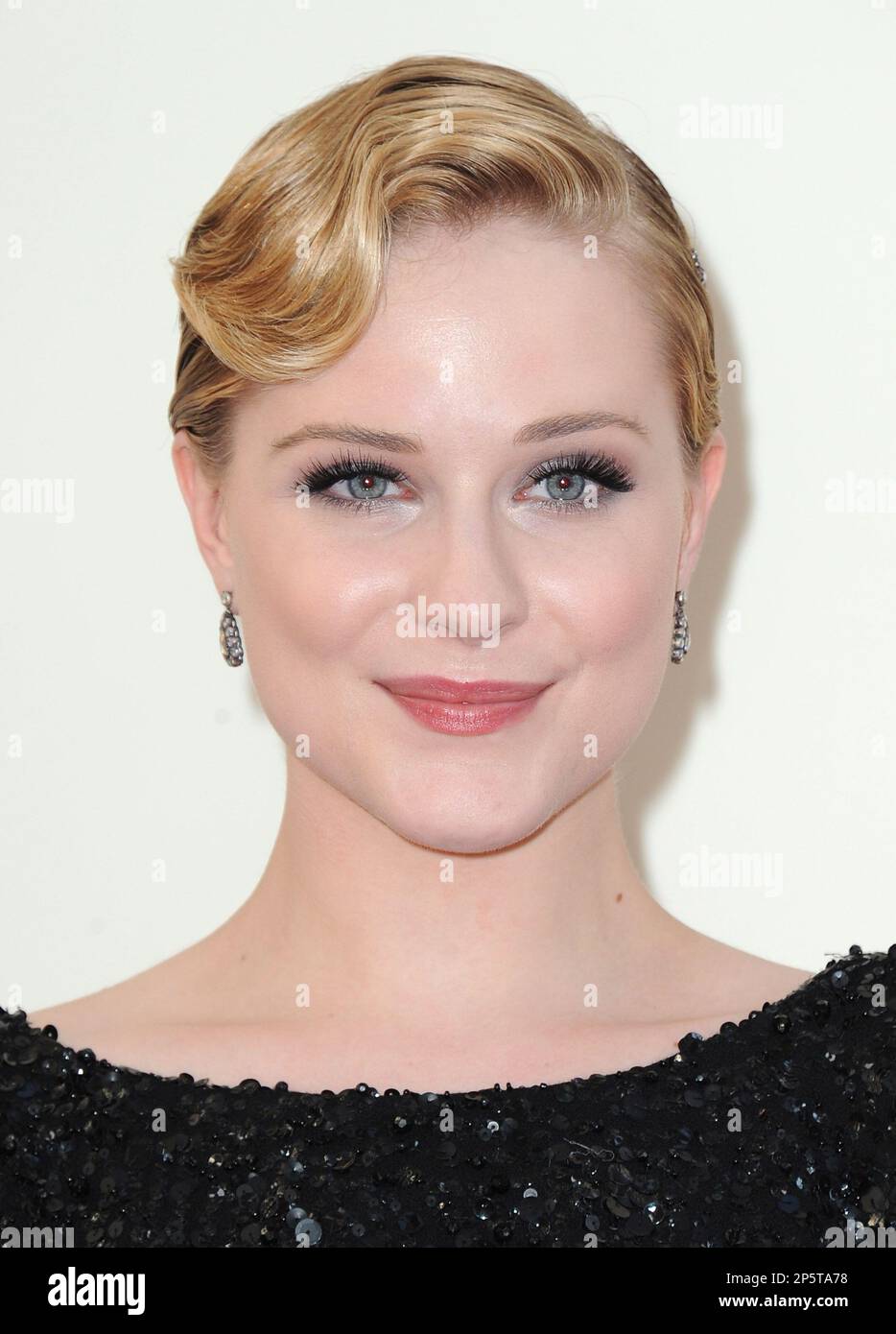 LOS ANGELES, CA - SEPTEMBER 18: Actress Evan Rachel Wood arrives at the ...