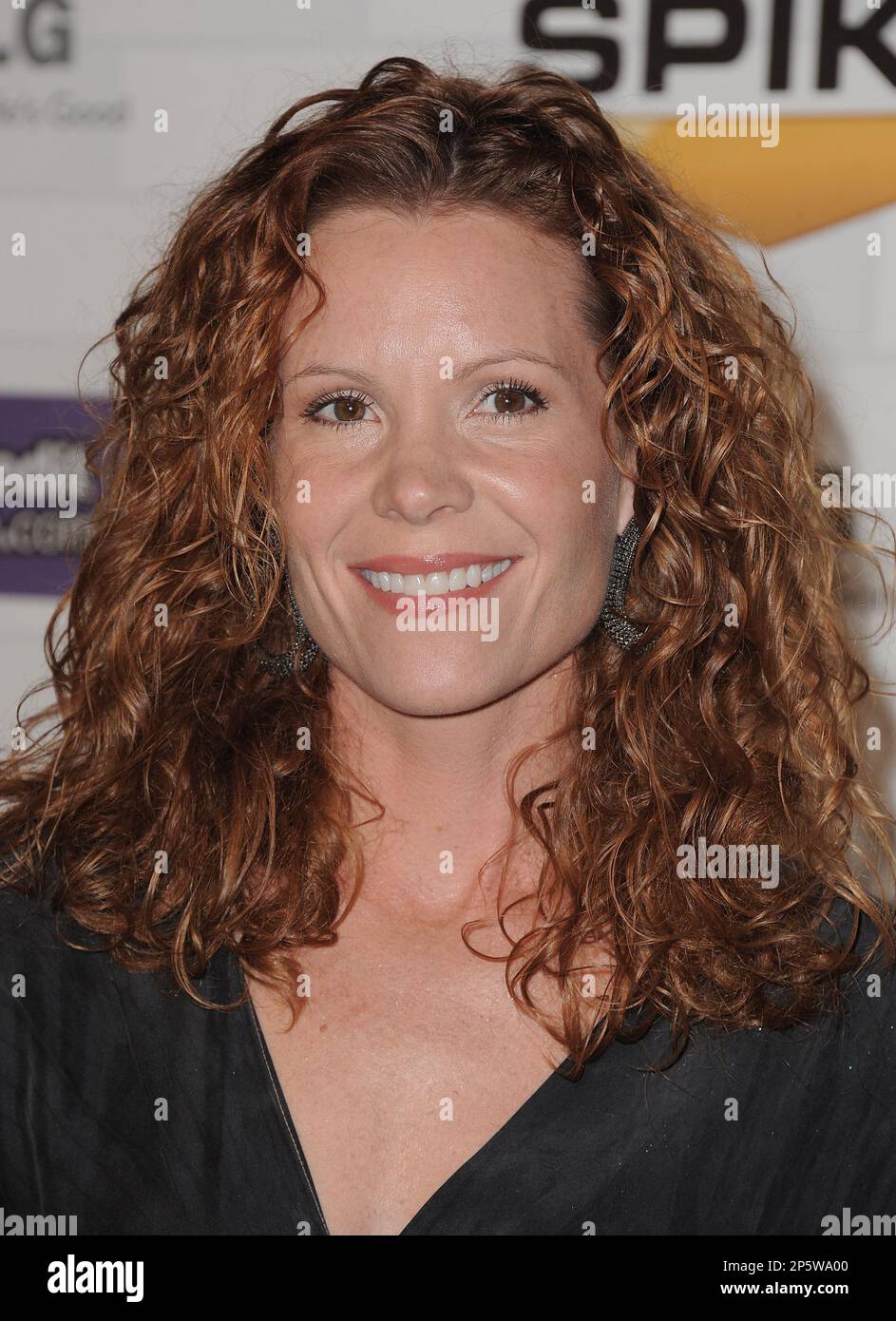 LOS ANGELES, CA OCTOBER 16 Actress Robyn Lively arrives at Spike TV(04)