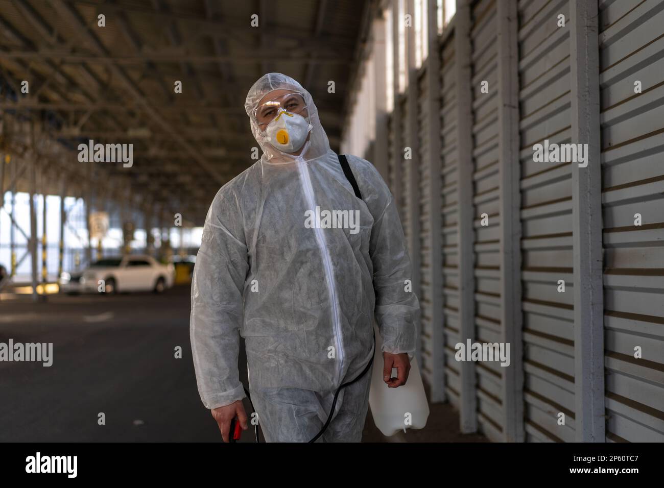 Biohazard cleaning person paramedic hi-res stock photography and images ...