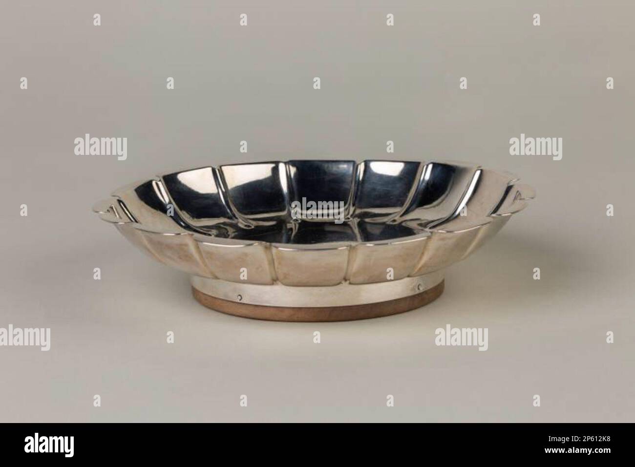 18th century silver teapot hi-res stock photography and images - Alamy