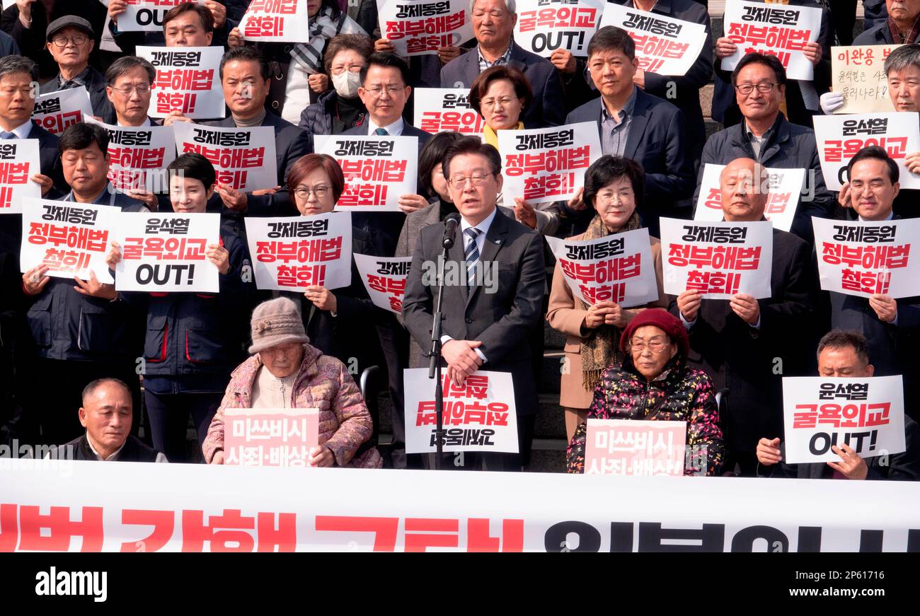 seoul-south-korea-07th-mar-2023-anti-japan-and-anti-yoon-suk-yeol