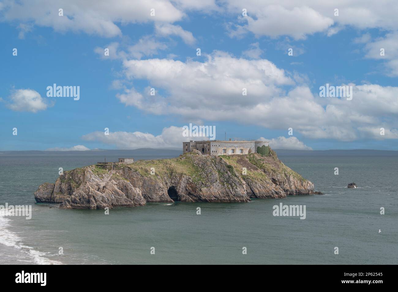 Tenby St Catherines island with tide in Stock Photo Alamy
