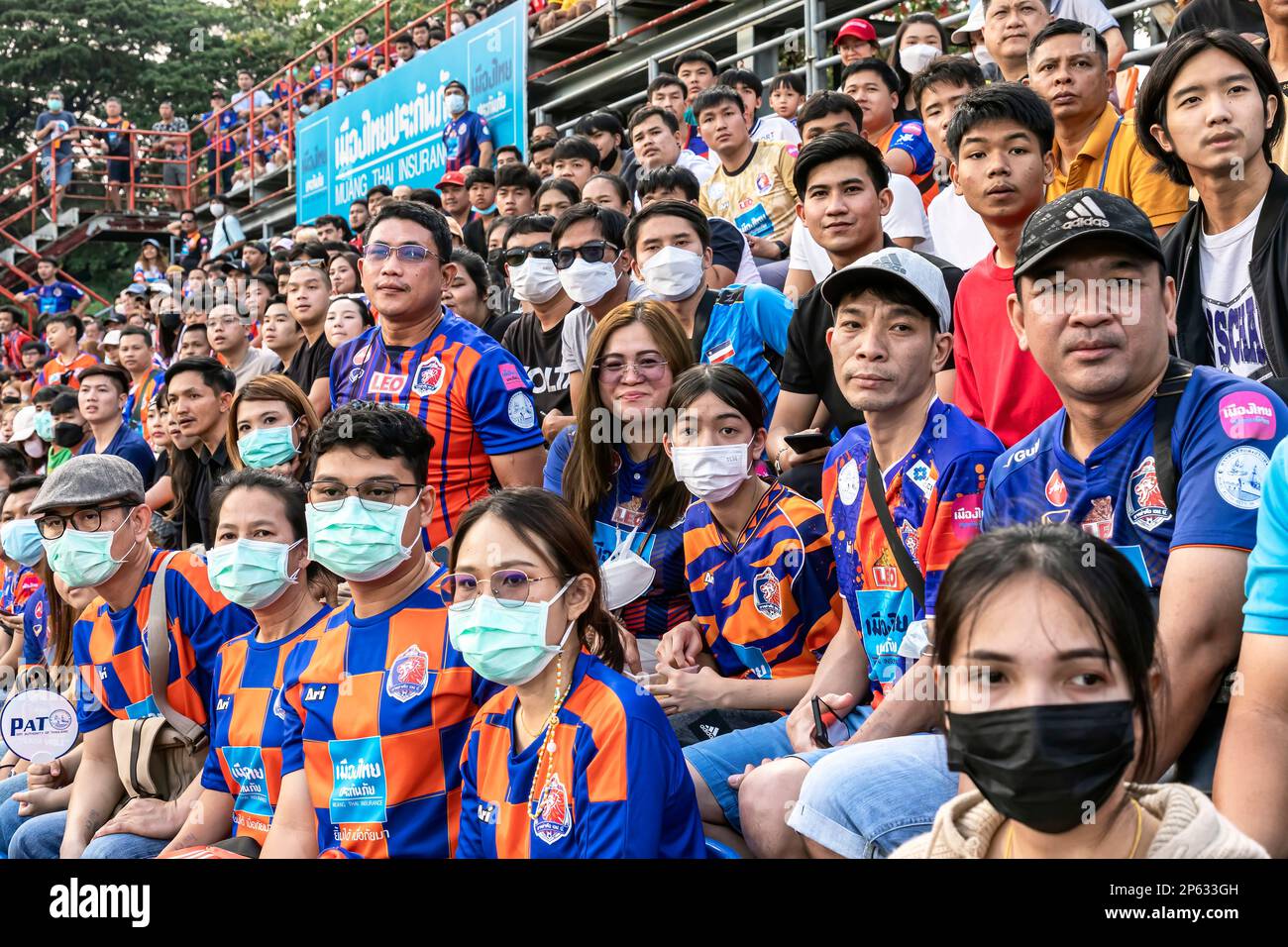 Spectators at Thai Premier League match, PAT Stadium, Bangkok Stock Photo