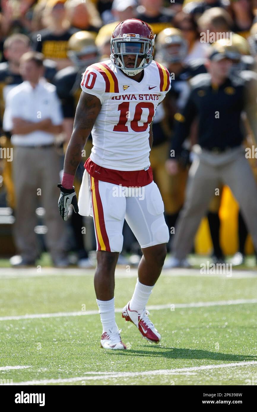 Iowa State defensive back Jacques Washington (10) runs in a NCAA ...