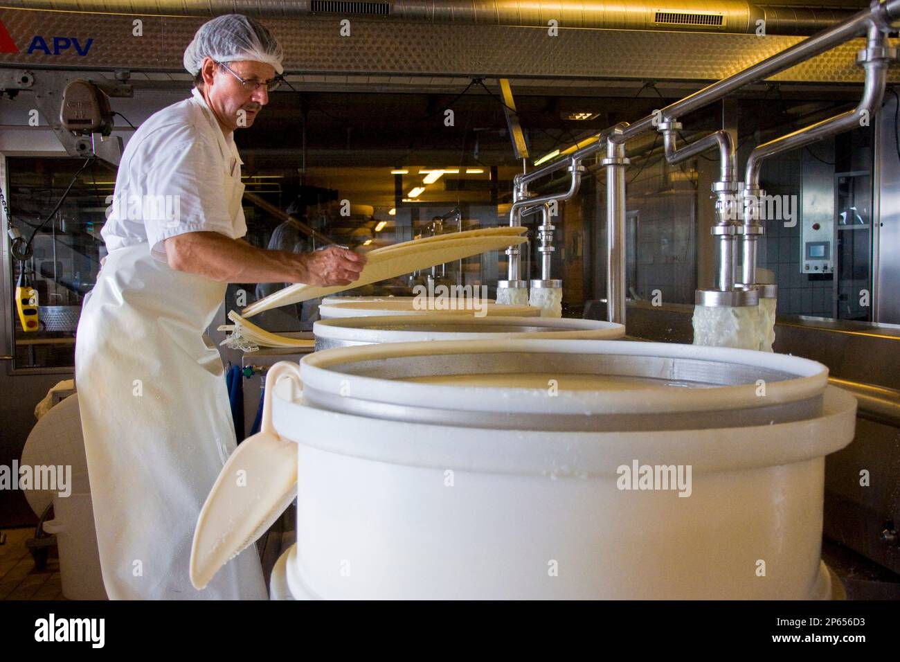 Switzerland, Canton Bern, Affoltern Im Emmental, dairy production of