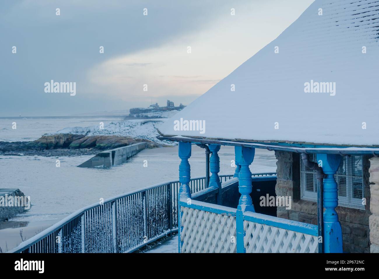 Cullercoats Watch House covered in snow Stock Photo Alamy