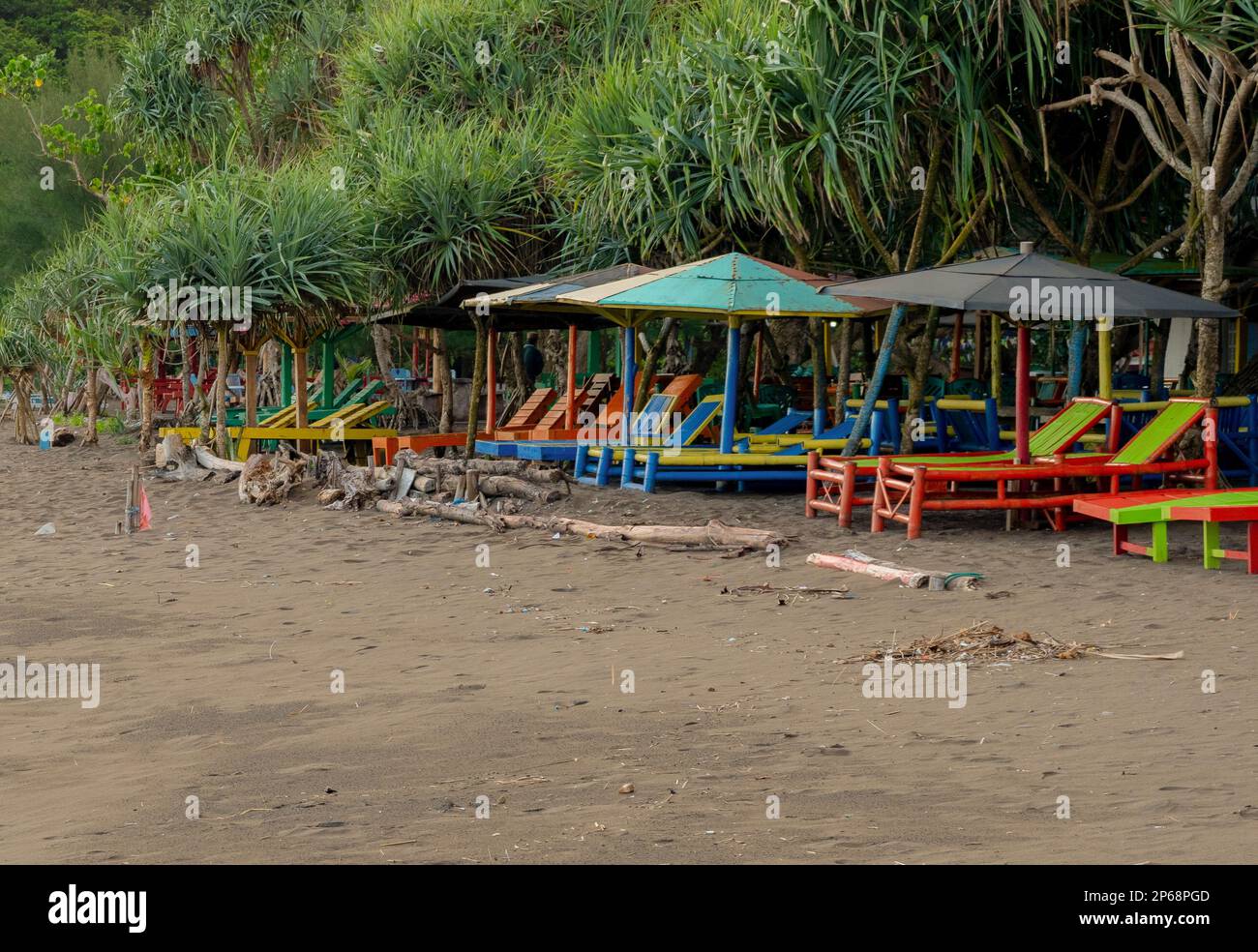 beach lounge chair and umbrella Stock Photo Alamy
