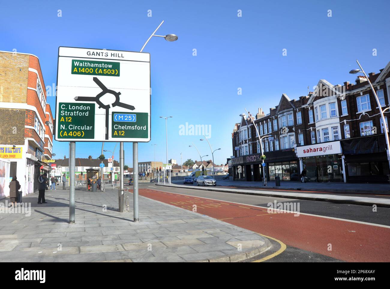 Cranbrook Road Looking Towards Gants Hill Roundabout, Ilford, East London. Stock Photo