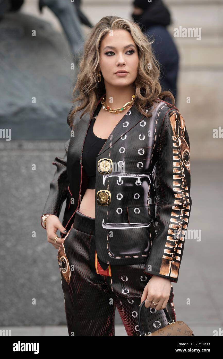 Eileen Gu arrives for the Louis Vuitton Fall/Winter 2023-2024 ready-to-wear  collection presented Monday, March 6, 2023 in Paris. (Scott  Garfitt/Invision/AP Stock Photo - Alamy